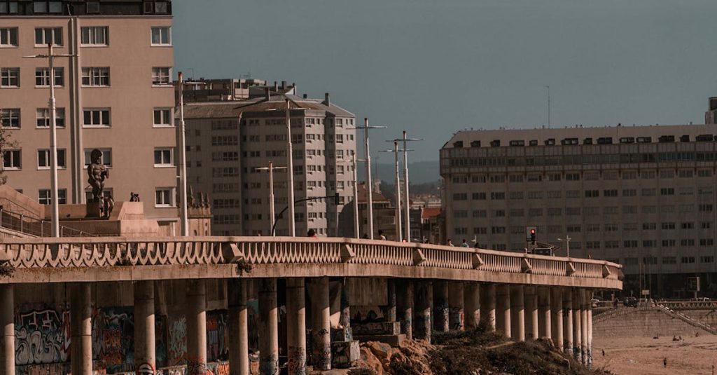 découvrez des propriétés en bord de mer offrant un cadre de vie idyllique. profitez de vues imprenables sur l'océan, d'un accès direct à la plage et d'un style de vie luxueux au cœur de la nature.