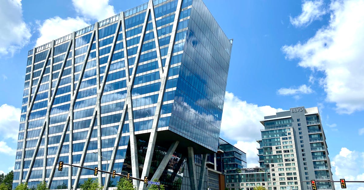 découvrez nos services de gestion immobilière personnalisée qui garantissent une gestion efficace de vos biens. optimisez vos investissements grâce à notre équipe professionnelle et experte en property management.