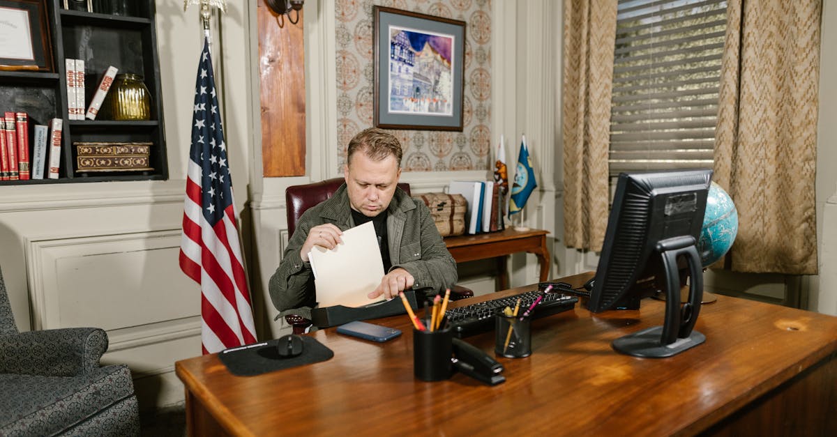 découvrez notre guide complet sur le contrat de bail, un élément essentiel pour encadrer la location d'un bien immobilier, protéger les droits des propriétaires et des locataires, et garantir une relation transparente entre les parties.