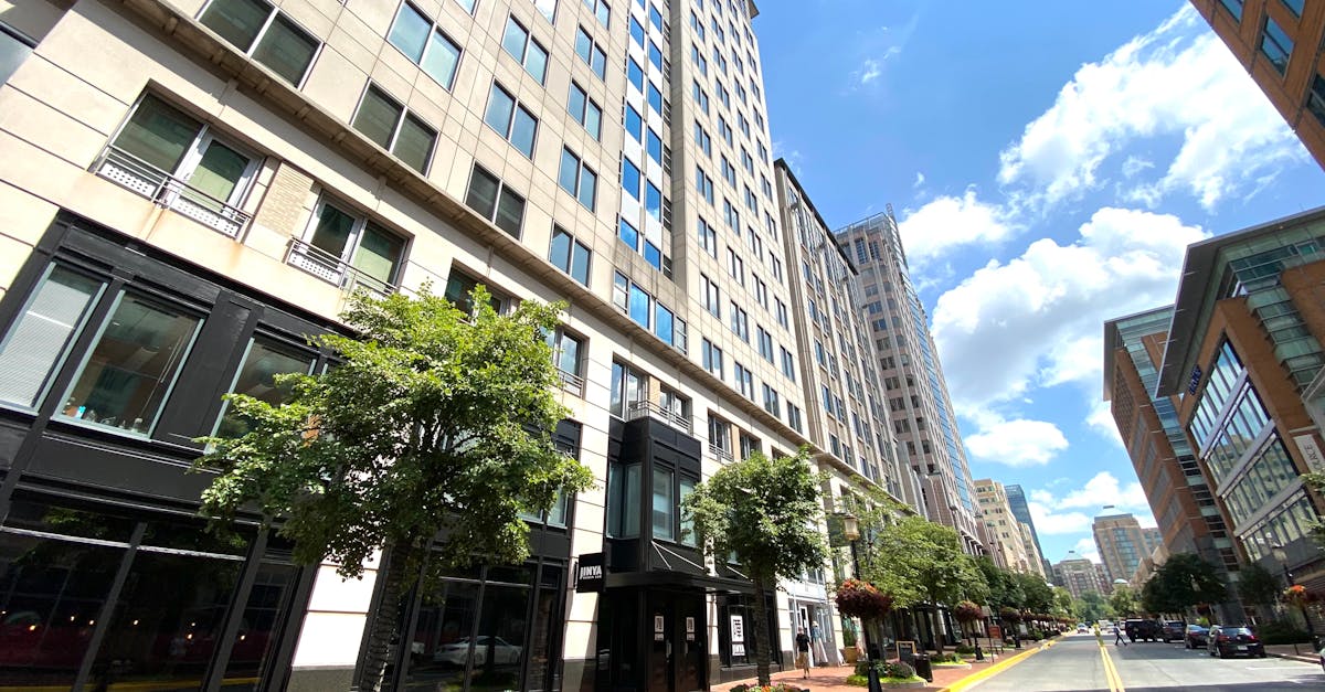 découvrez l'univers exclusif de l'immobilier de luxe, où chaque propriété incarne l'élégance, le confort et un cadre de vie exceptionnel. explorez nos annonces de biens prestigieux pour trouver votre rêve immobilier.