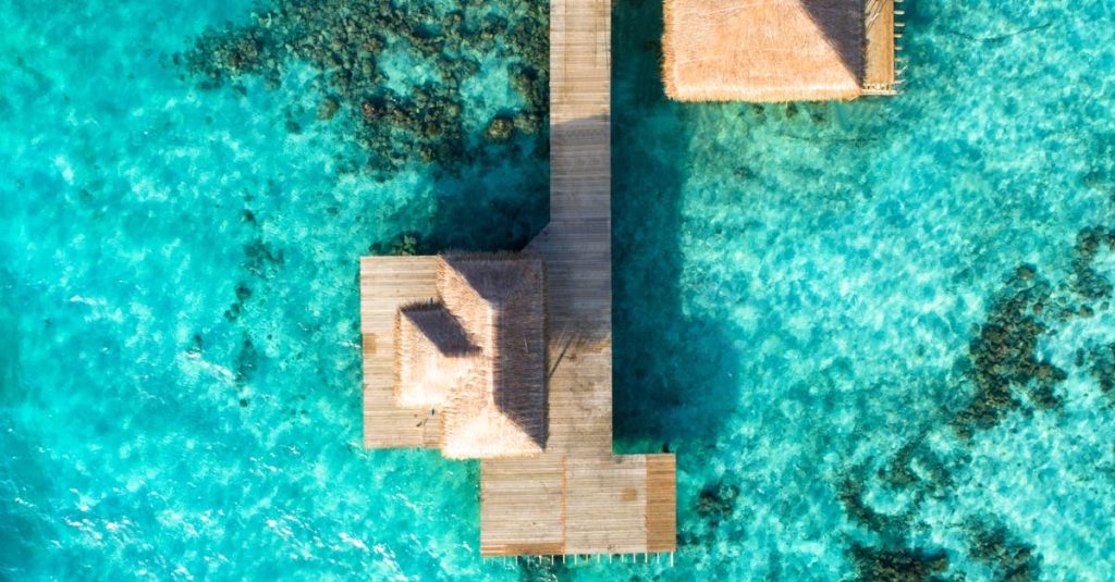 découvrez l'architecture caribéenne, un mélange unique d'influences coloniales, locales et contemporaines. explorez les couleurs vives, les matériaux naturels et les designs inspirés par la nature qui caractérisent les maisons et bâtiments des îles des caraïbes.