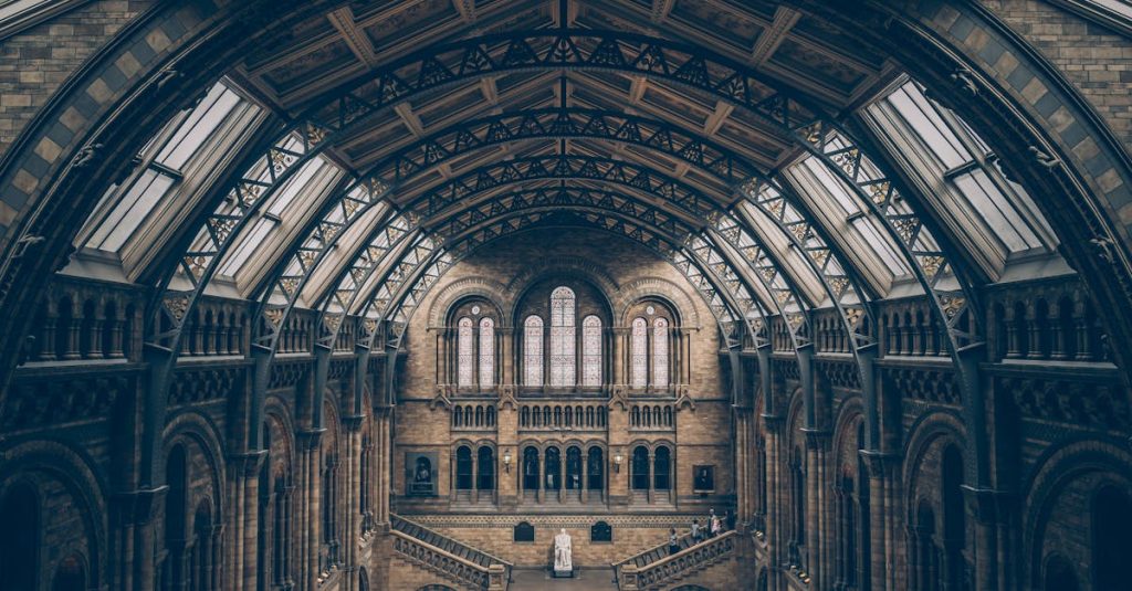 découvrez l'architecture : un art fascinant qui allie créativité et fonctionnalité. explorez les différentes styles, tendances et innovations architecturales qui dessinent nos environnements urbains et mettent en valeur l'harmonie entre l'homme et son habitat.