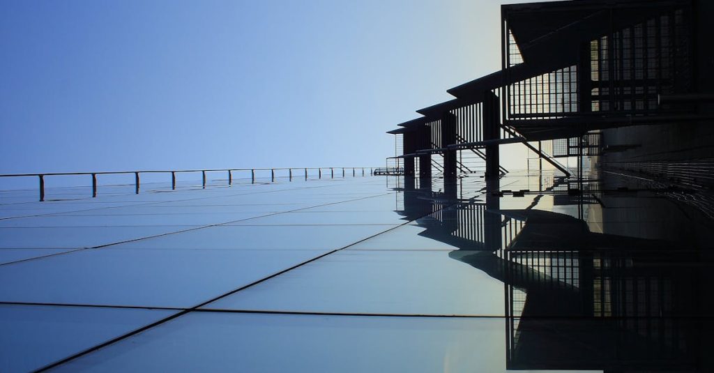 découvrez l'univers fascinant de l'architecture, où créativité et fonctionnalité s'entrelacent pour créer des espaces uniques. explorez les styles, les tendances et les innovations qui façonnent notre environnement et inspirent les générations futures.