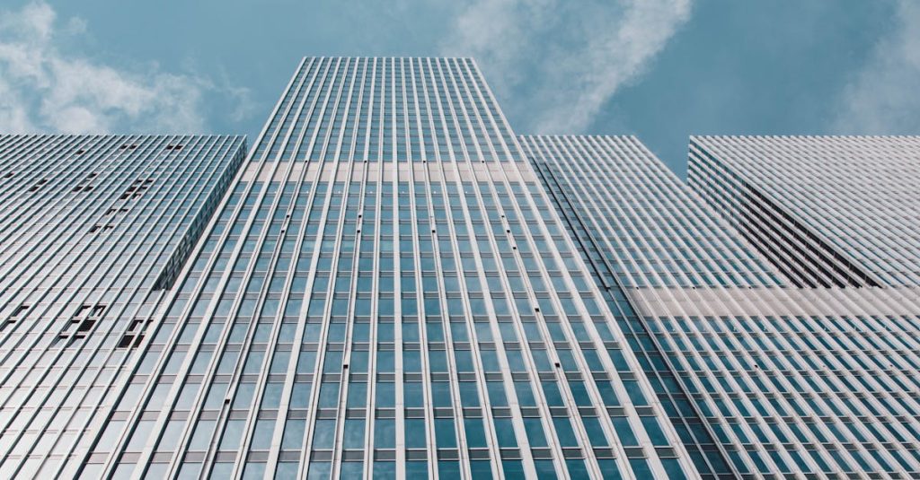 découvrez les dernières tendances architecturales qui façonnent notre environnement bâti. plongez dans les innovations de design, les matériaux durables et les concepts avant-gardistes qui redéfinissent les espaces urbains et résidentiels.