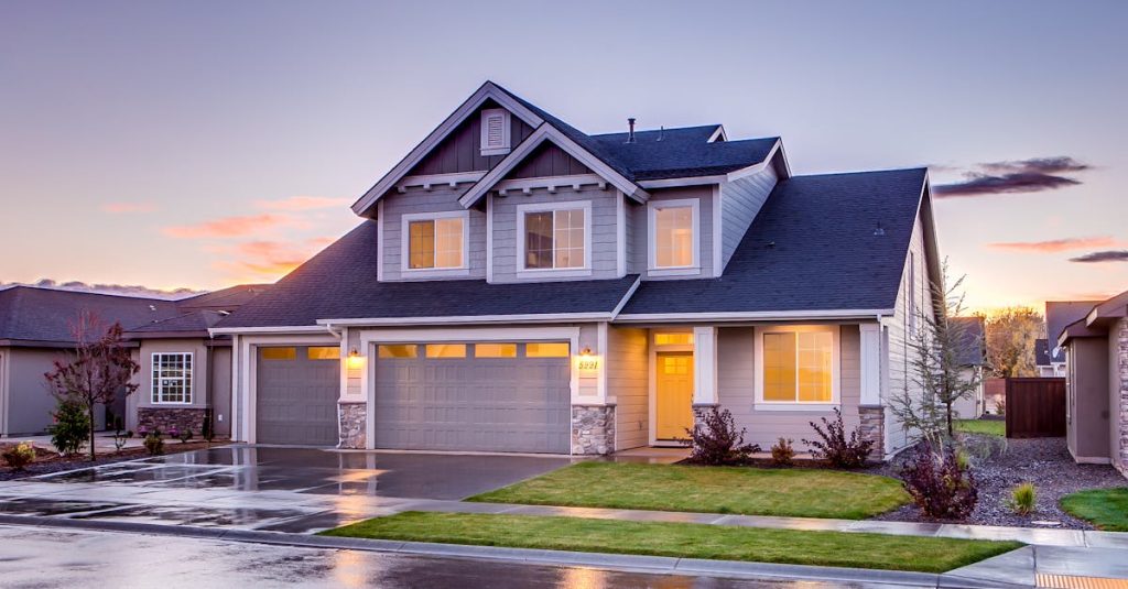 découvrez nos services de gestion immobilière pour optimiser la rentabilité de vos biens. notre équipe d'experts s'occupe de la location, de l'entretien et de la relation avec les locataires pour vous offrir une tranquillité d'esprit.