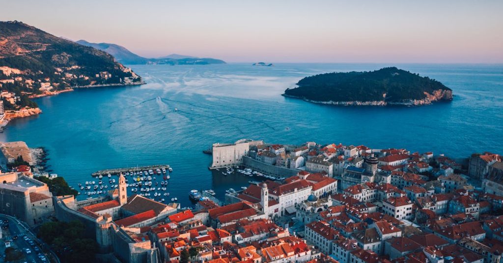 découvrez notre guide ultime pour votre prochaine destination de rêve. des conseils de voyage aux meilleures attractions, trouvez tout ce qu'il vous faut pour une expérience inoubliable.