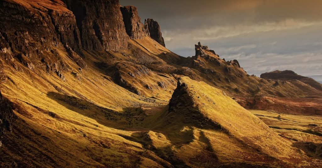 découvrez les highlands, des paysages à couper le souffle alliant montagnes majestueuses, vallées verdoyantes et lacs scintillants. immergez-vous dans la nature sauvage et laissez-vous séduire par la culture unique de cette région fascinante.