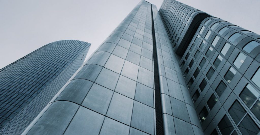 découvrez les opportunités passionnantes de l'immobilier commercial, des analyses de marché aux conseils d'investissement pour maximiser votre retour sur investissement et réussir dans ce secteur dynamique.