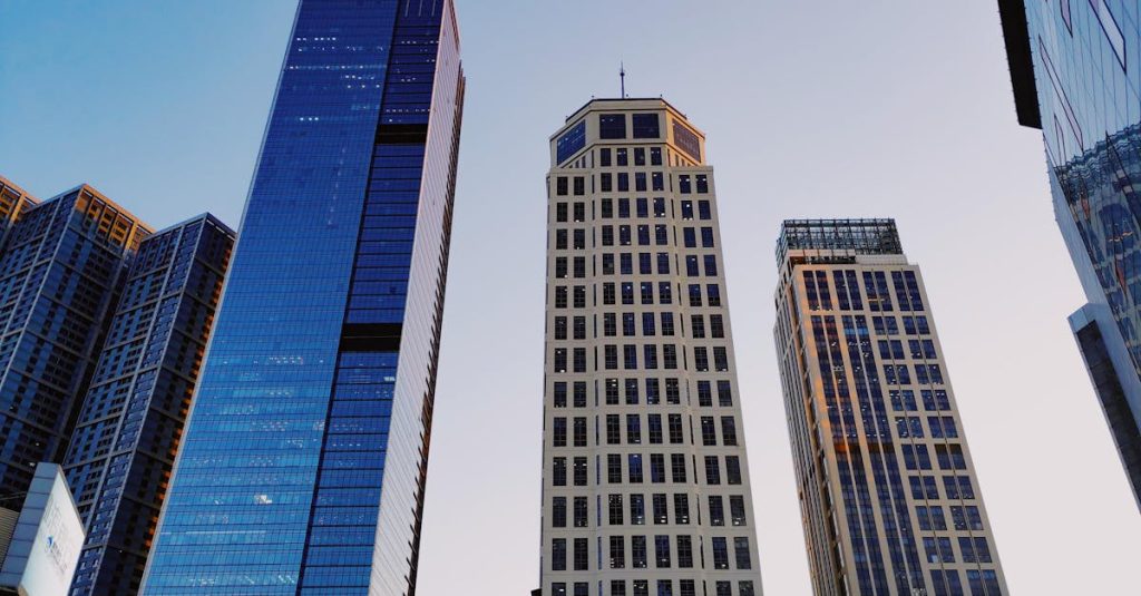 découvrez l'univers fascinant de l'immobilier commercial : tendances du marché, conseils d'investissement et opportunités lucratives pour les entrepreneurs. profitez d'analyses approfondies et d'actualités pour maximiser votre succès dans ce secteur dynamique.