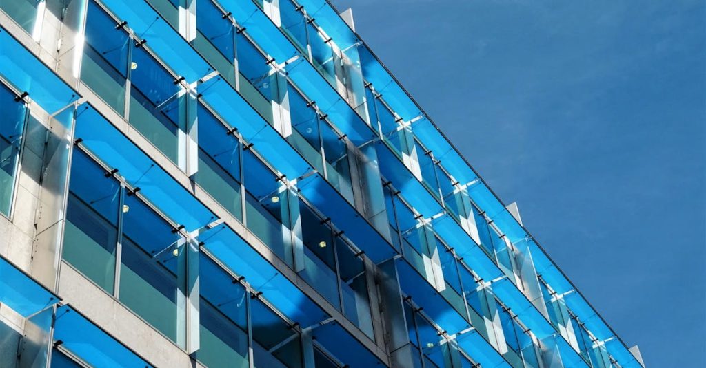 découvrez les opportunités exceptionnelles dans l'immobilier commercial. que vous cherchiez à investir, louer ou vendre, notre expertise vous guide à travers le marché dynamique de l'immobilier commercial pour maximiser vos rendements.