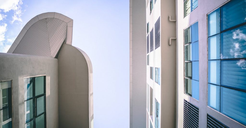 découvrez le monde dynamique de l'immobilier commercial. explorez les opportunités d'investissement, les tendances du marché et les conseils pour réussir dans le secteur de l'immobilier commercial en france. que vous soyez acheteur, investisseur ou locataire, notre guide vous fournira toutes les informations essentielles.