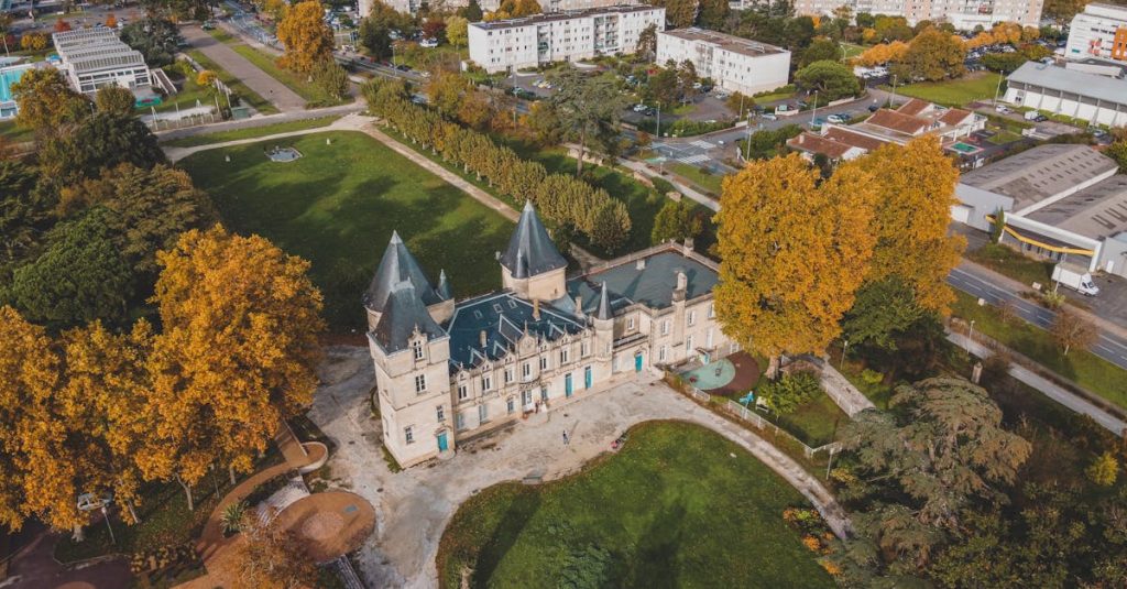 découvrez l'univers de l'immobilier de luxe, où opulence et élégance se rencontrent. explorez des propriétés d'exception, des villas somptueuses aux appartements modernes, dans les emplacements les plus prisés. offrez-vous le style de vie raffiné que vous méritez.