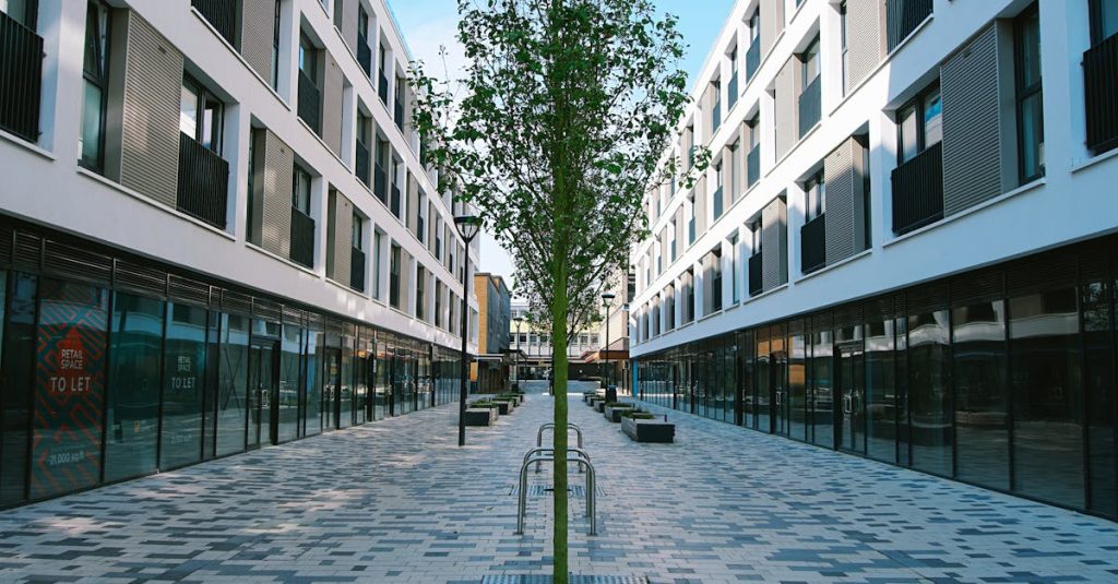 découvrez nos offres de locations immobilières variées pour trouver le bien idéal qui répond à vos besoins. que ce soit pour un appartement, une maison ou un local commercial, nous vous accompagnons dans votre recherche de la propriété parfaite à louer.