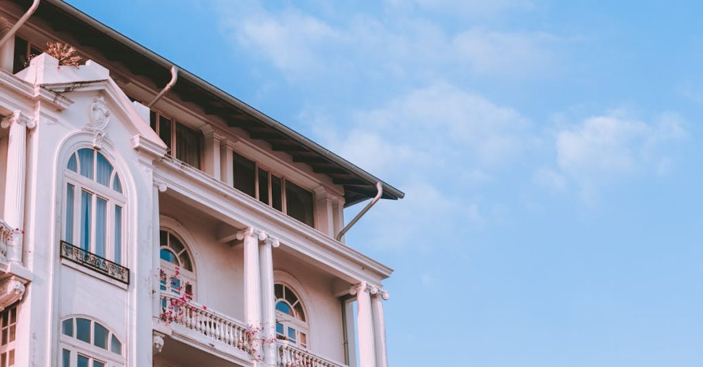 découvrez les opportunités d'investissement dans l'immobilier touristique, une niche en plein essor. explorez des propriétés attractives qui vous permettront de générer des revenus tout en profitant des magnifiques destinations du monde. apprenez comment choisir les meilleurs emplacements et maximiser votre rentabilité dans le secteur de l'immobilier dédié au tourisme.