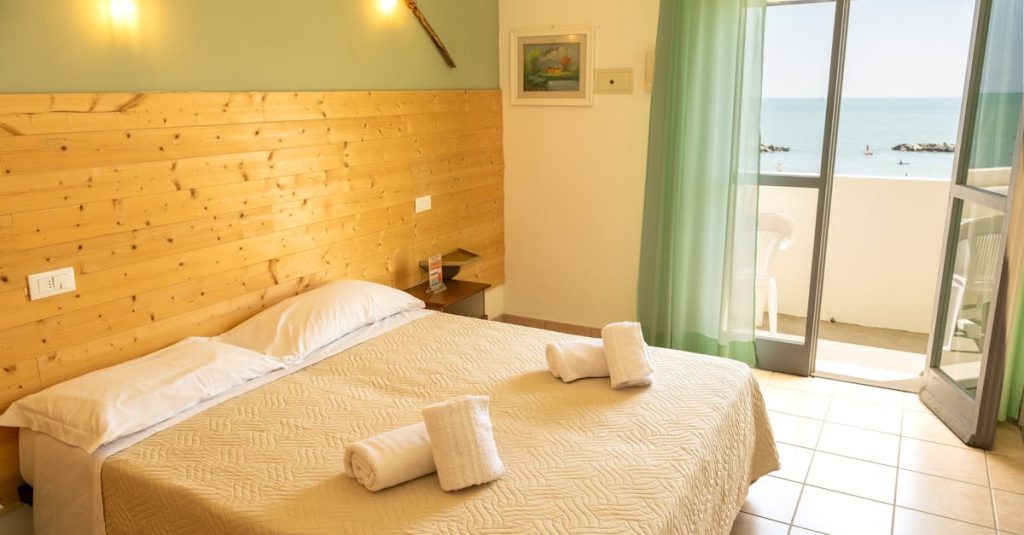découvrez les meilleures locations de vacances pour un séjour inoubliable. choisissez parmi une large sélection d'appartements, maisons et villas, adaptés à tous les budgets et emplacements. profitez du confort et de la liberté d'un chez-soi loin de chez vous.