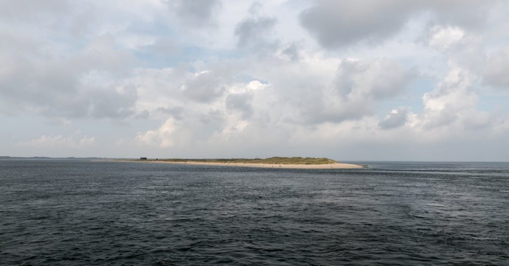 découvrez les opportunités d'investissement côtier : des propriétés attrayantes aux tendances de marché, explorez les avantages de placer votre argent dans des biens immobiliers près de la mer. profitez d'un cadre de vie idyllique tout en diversifiant votre portefeuille.