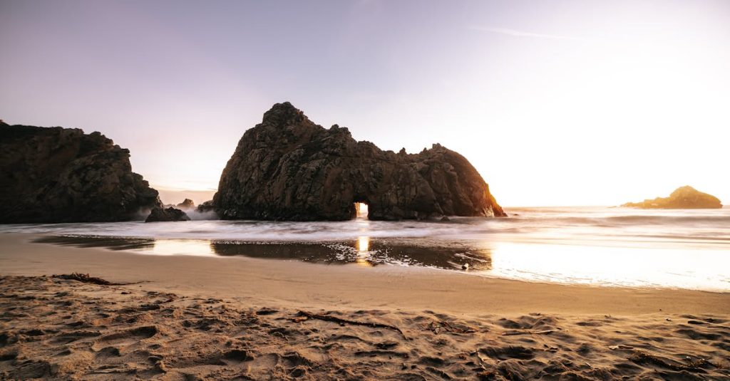 découvrez les plus belles plages du monde, où le sable fin et les eaux cristallines vous attendent pour des moments de détente et d'aventure inoubliables.