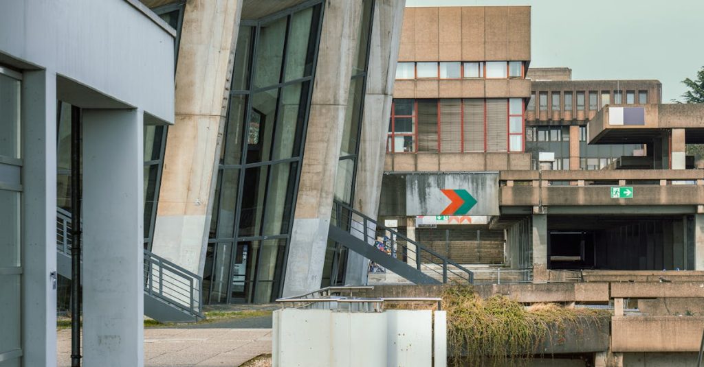 découvrez l'univers passionnant des développeurs immobiliers, experts en transformation de terrains en projets résidentiels et commerciaux. apprenez comment ils façonnent l'architecture urbaine et contribuent à l'innovation dans le secteur immobilier.