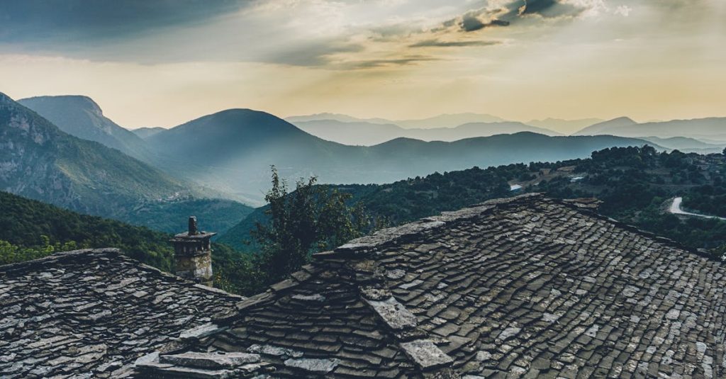 découvrez la beauté et l'authenticité des villages pittoresques de france. explorez leur charmante architecture, leurs traditions uniques et les paysages enchanteurs qui vous plongeront dans l'histoire et la culture française.