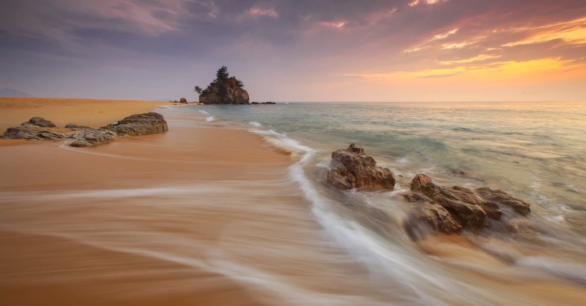 découvrez les plus belles plages du monde, des paysages de sable fin aux eaux cristallines. explorez des destinations idéales pour le farniente, les sports nautiques et des vacances inoubliables au bord de la mer.